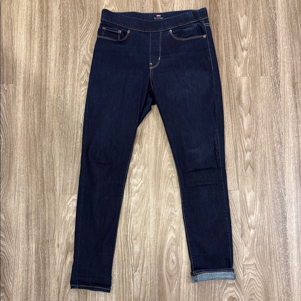 Levi’s Skinny Pull-on Dark Blue Jeans
